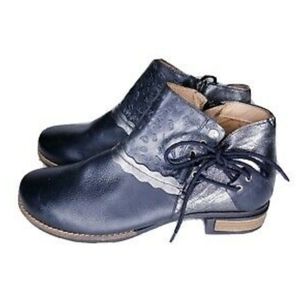 Wanda Panda Black Leather Ankle Boots Size 7 US 38 EU EC Block Heel Round Toe